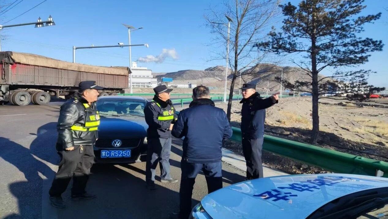 破界共治焕新颜——乌达区与阿拉善高新区联手破解交界区域治理难题